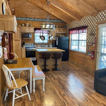 A Peace Of Heaven Cabins And Rv Vanderpool ภายนอก รูปภาพ