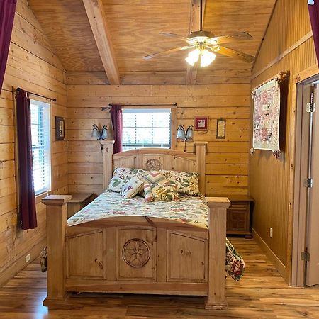 A Peace Of Heaven Cabins And Rv Vanderpool ภายนอก รูปภาพ
