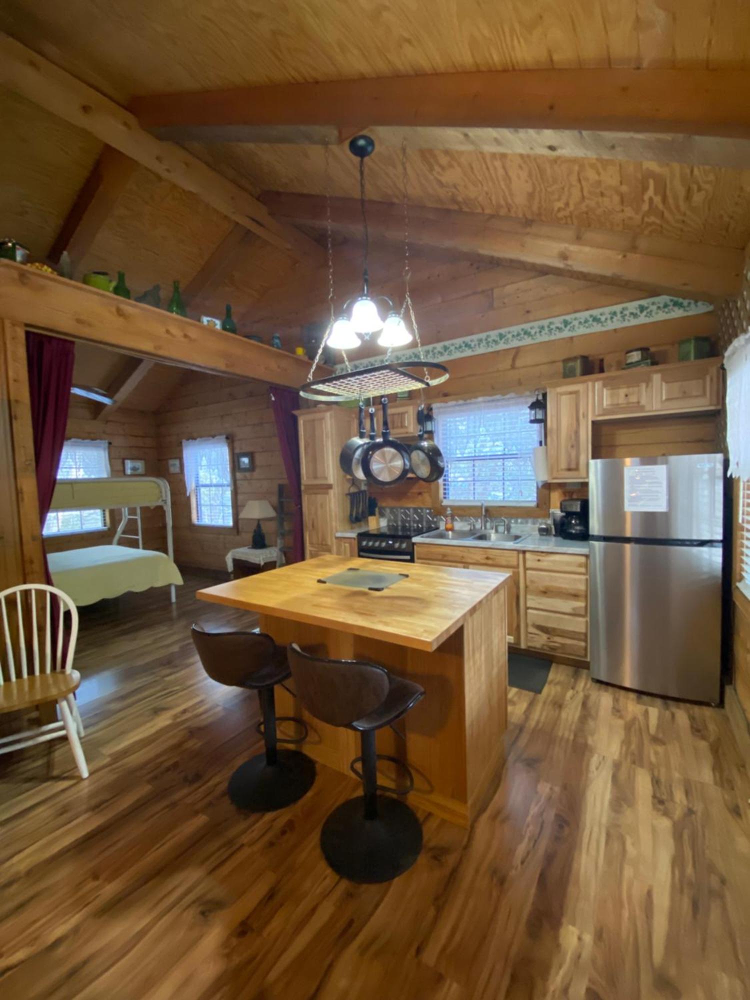 A Peace Of Heaven Cabins And Rv Vanderpool ภายนอก รูปภาพ
