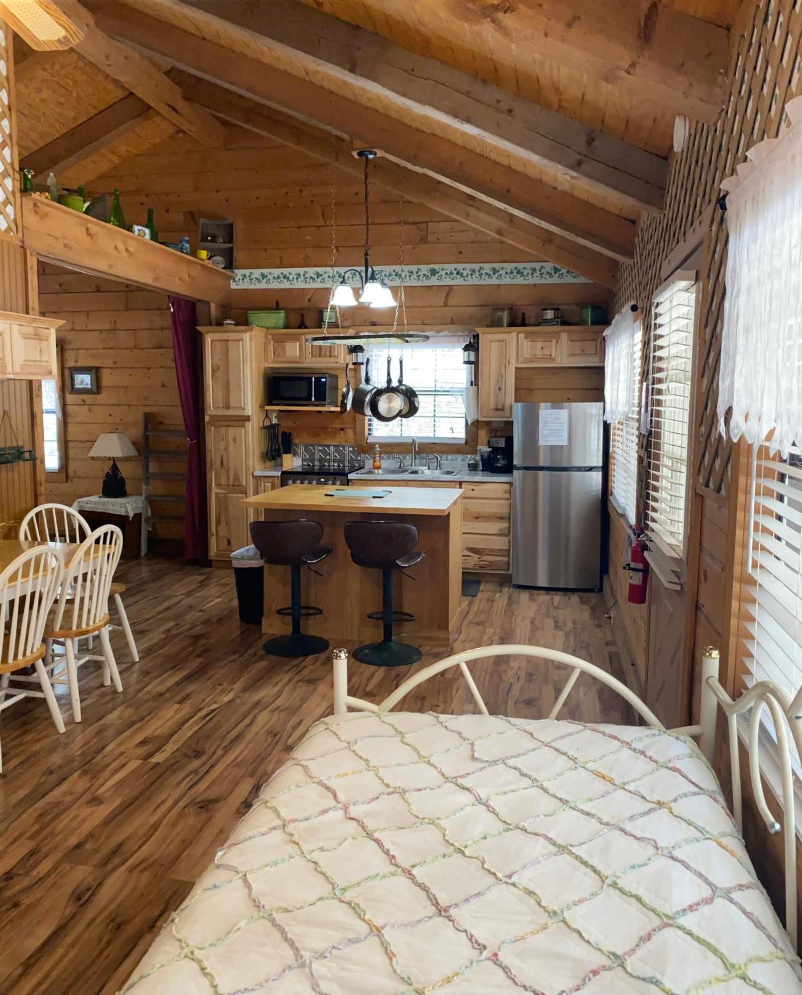 A Peace Of Heaven Cabins And Rv Vanderpool ภายนอก รูปภาพ