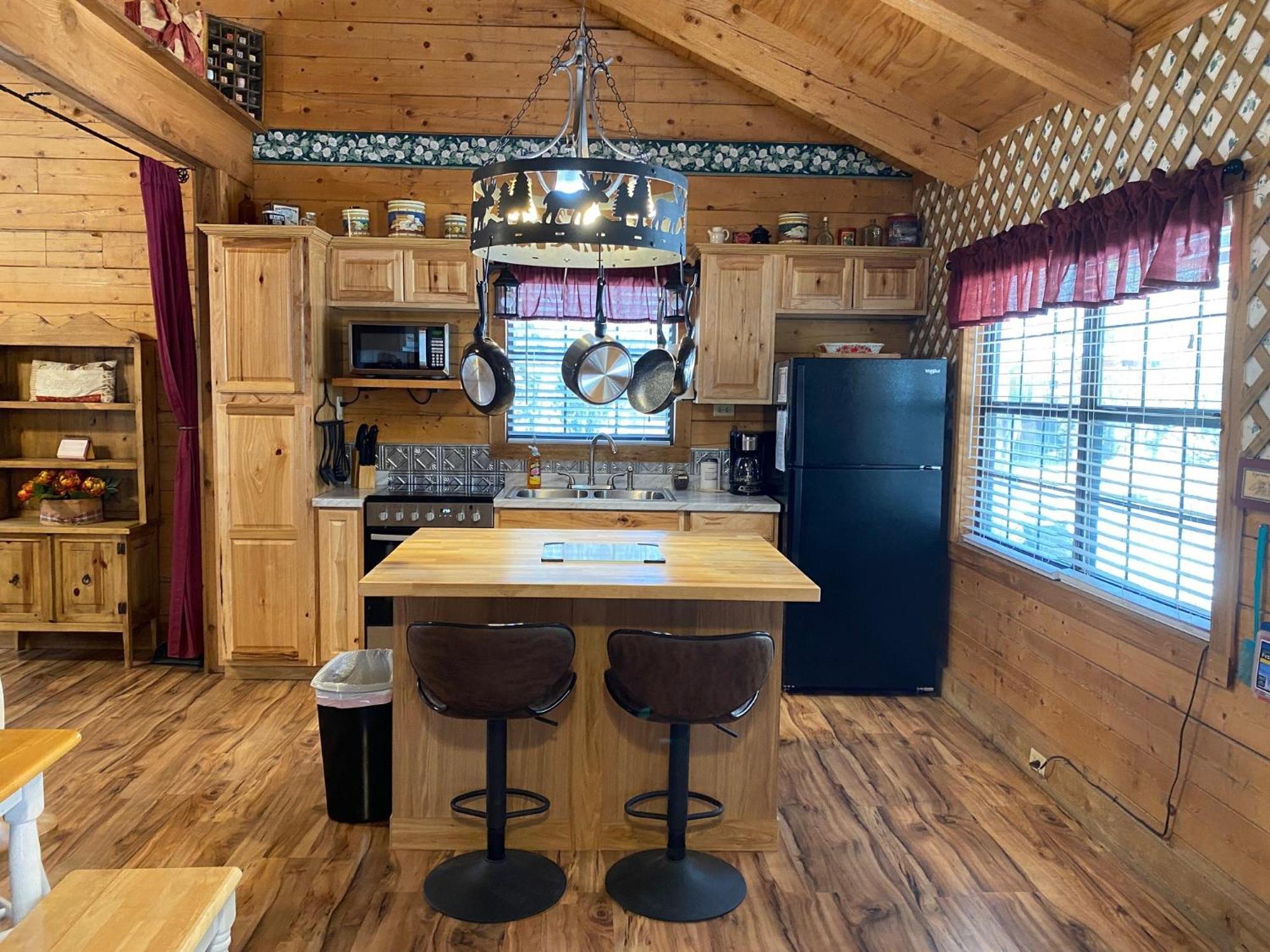 A Peace Of Heaven Cabins And Rv Vanderpool ภายนอก รูปภาพ